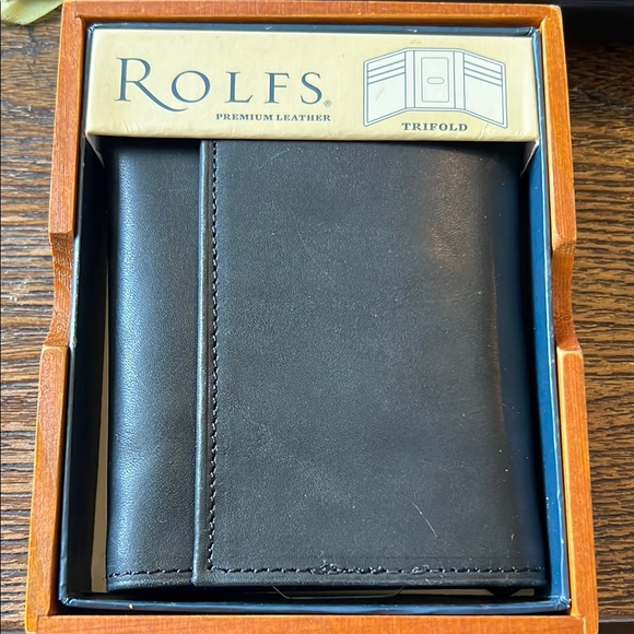 NWT Rolfs Black Leather Trifold Wallet - Picture 1 of 2